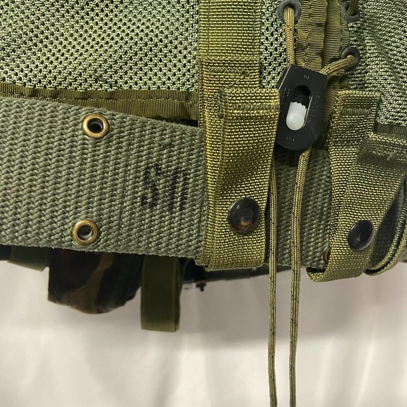 US Tactical Vest Load Bearing Camouflage - Picture 4 of 6